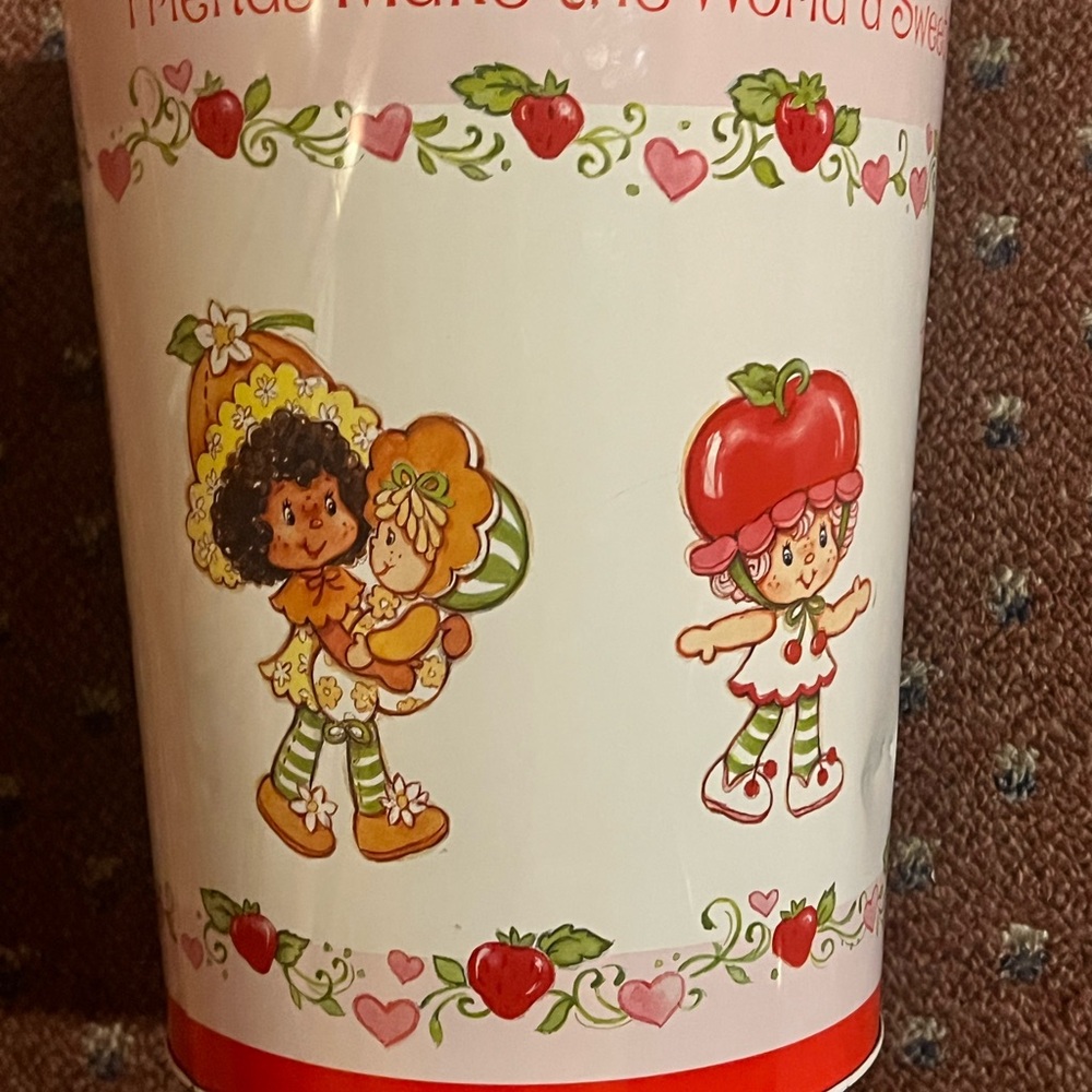 Vintage strawberry shortcake trashcan - Picture 3 of 9